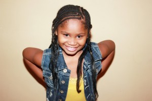 child-with-braids-937658_1920 (800x533)