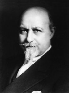 By Glenn Clark (Walter Russell - Vielfalt im Einklang) [CC BY-SA 3.0 (http://creativecommons.org/licenses/by-sa/3.0)], via Wikimedia Commons